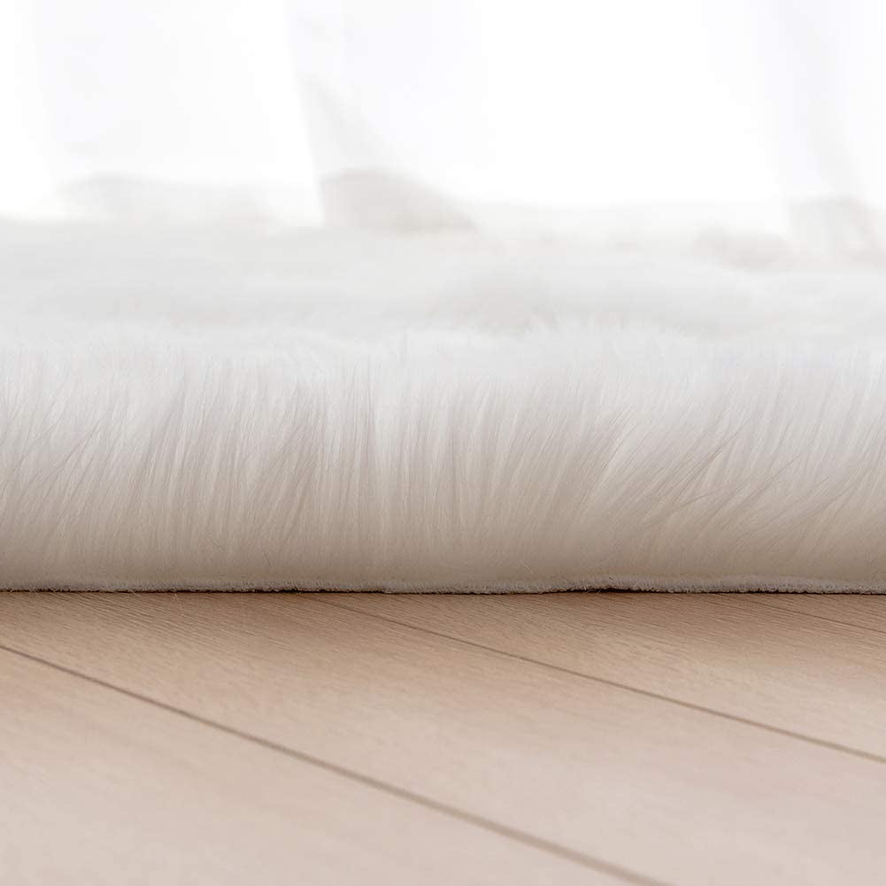 Luxury White Fur Floor Mat